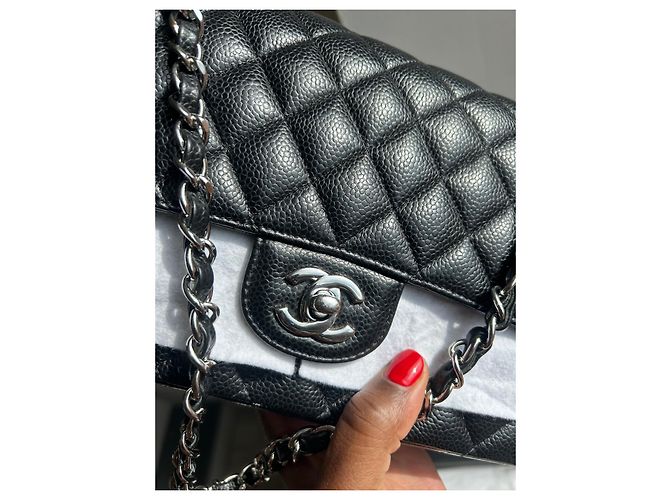 Borsa a mano Chanel in pelle caviar nera media Nero - vista 5
