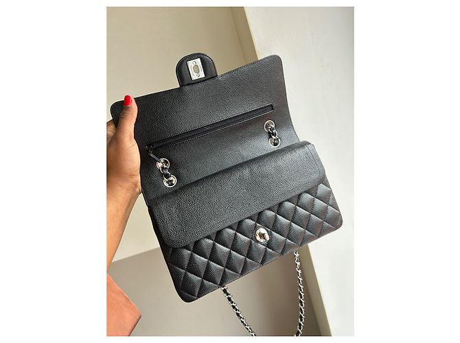 Borsa a mano Chanel in pelle caviar nera media Nero - vista 9
