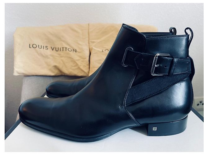 Louis Vuitton Boots Black - view 2