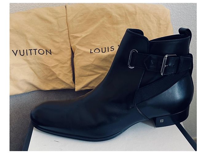 Louis Vuitton Boots Black - view 9