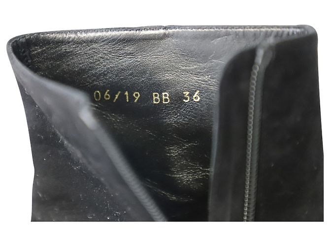 Stuart Weitzman Botines Kera con hebilla de cristal en ante negro - vista 7