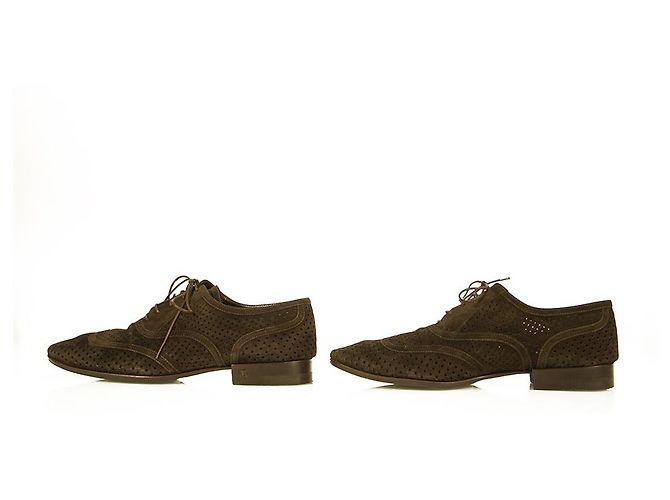 Louis Vuitton LV Scarpe stringate Oxford traforate in pelle scamosciata marrone da uomo 7 - vista 3
