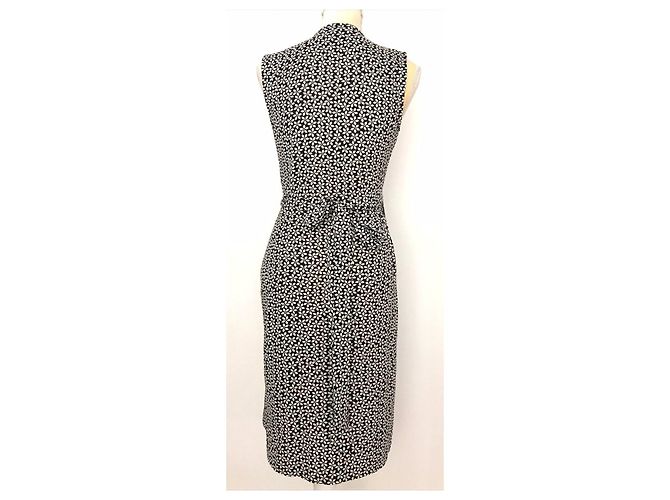 Diane Von Furstenberg DvF New Yahzi Vestido curto envelope de seda preto e branco - vista 2