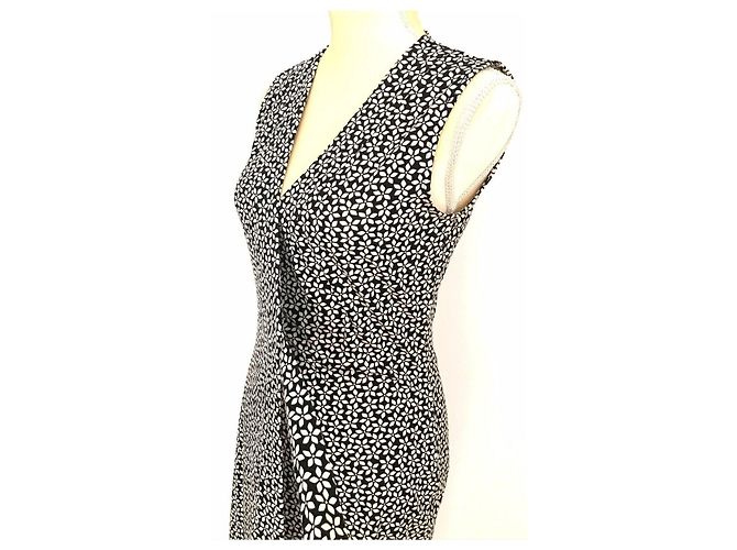 Diane Von Furstenberg DvF New Yahzi Vestido curto envelope de seda preto e branco - vista 3