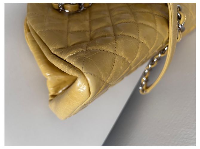 Borsa a mano Chanel Mademoiselle Gialla in Pelle Giallo - vista 13