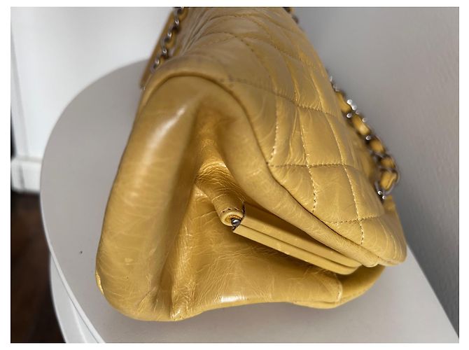 Borsa a mano Chanel Mademoiselle Gialla in Pelle Giallo - vista 15