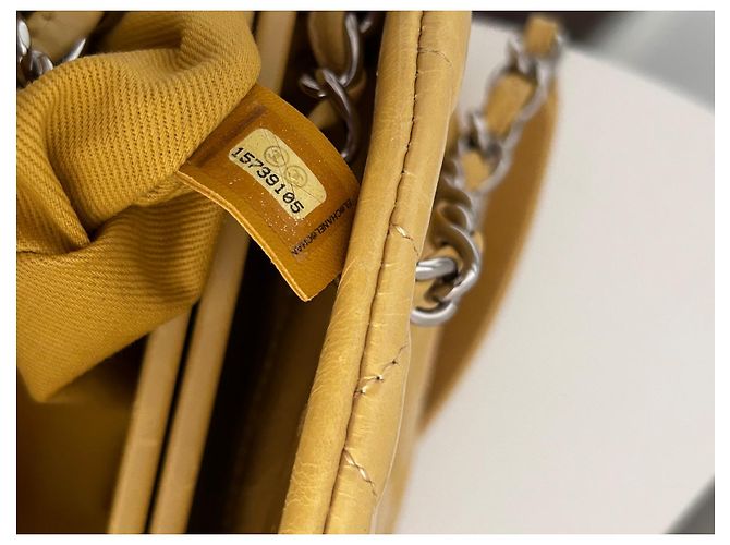 Borsa a mano Chanel Mademoiselle Gialla in Pelle Giallo - vista 8