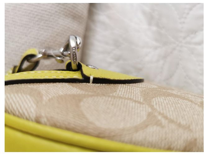 Coach Handtasche aus Canvas und genarbtem Leder Khaki Beige Grün Gelb Silber Hardware - Ansicht 12