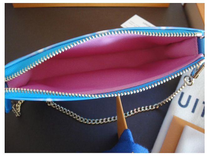 Louis Vuitton Mini-Beutel-Zubehör, Monogramm-Lack, Valentinstag 2022 Blau - Ansicht 7