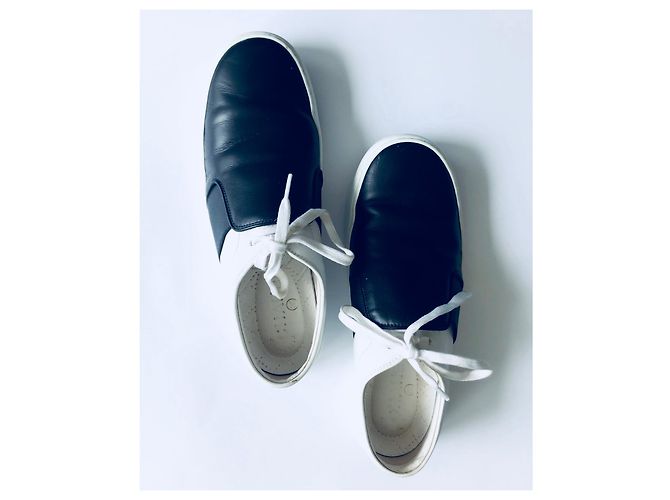 Chanel Slip su scarpe da ginnastica in bianco e nero - vista 10