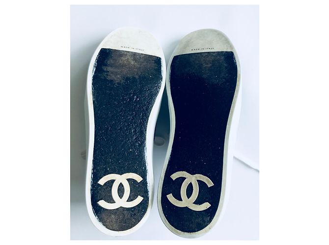 Chanel Slip su scarpe da ginnastica in bianco e nero - vista 12