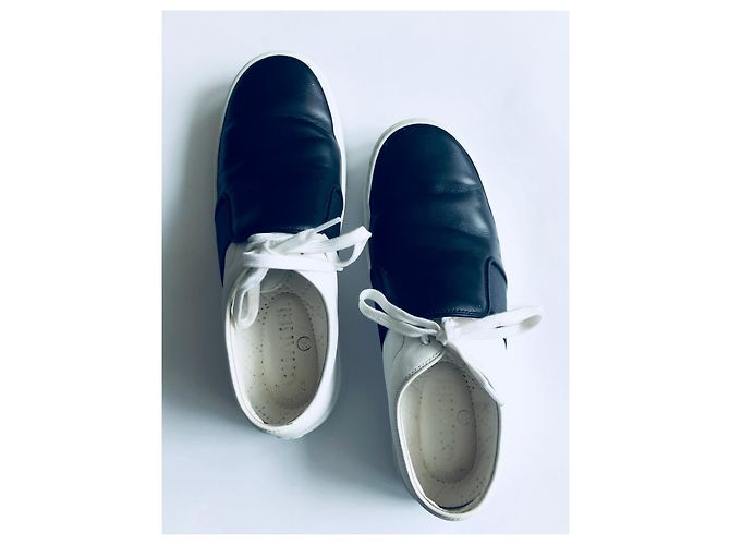 Chanel Slip su scarpe da ginnastica in bianco e nero - vista 14