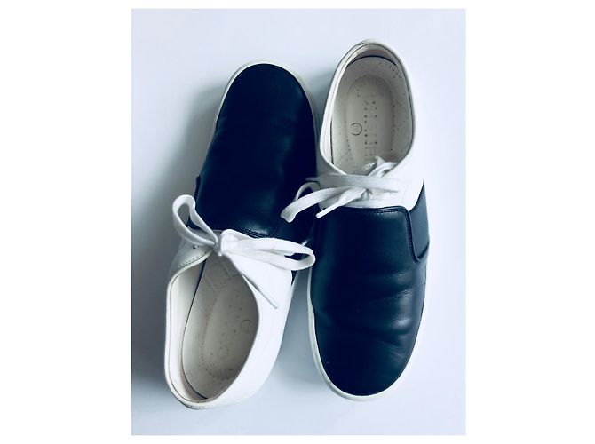 Chanel Slip su scarpe da ginnastica in bianco e nero - vista 15