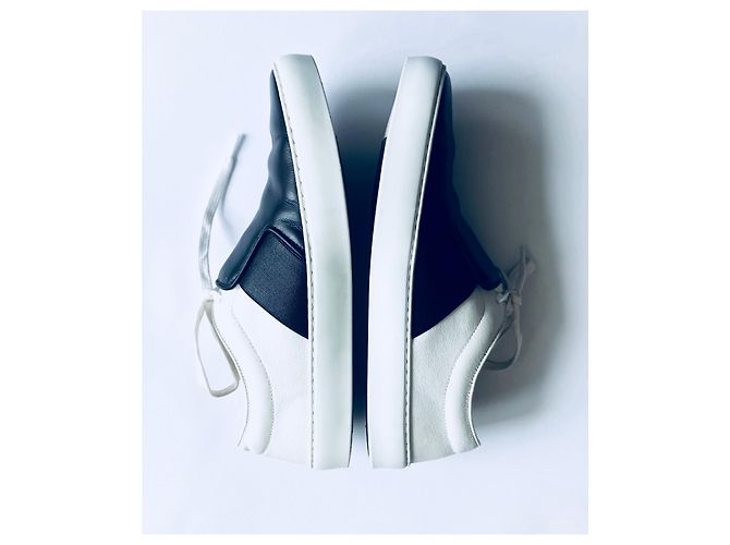 Chanel Slip su scarpe da ginnastica in bianco e nero - vista 7