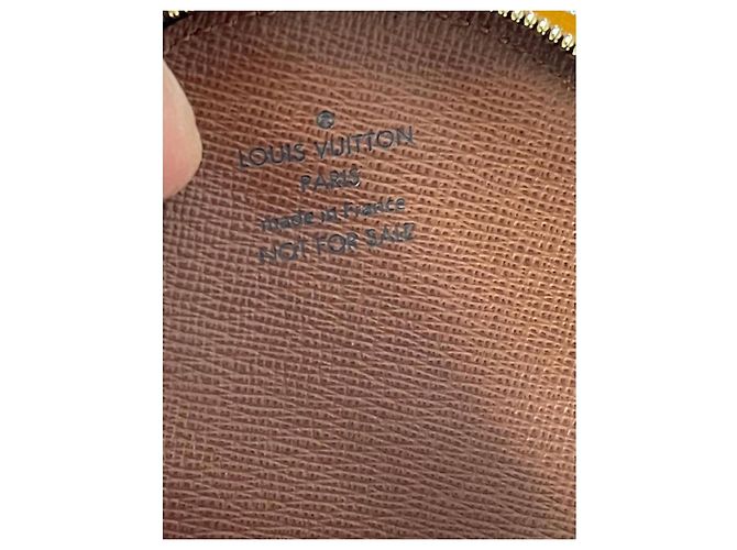 Louis Vuitton Monedero redondo Castaño - vista 4