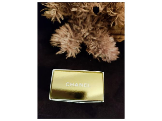 Chanel Presentes VIP Branco - vista 3