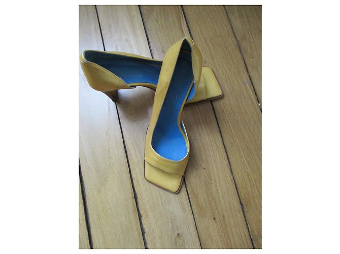 Autre Marque Yellow Glazed Leather Pumps 8.5cm Heels 38IT - view 4