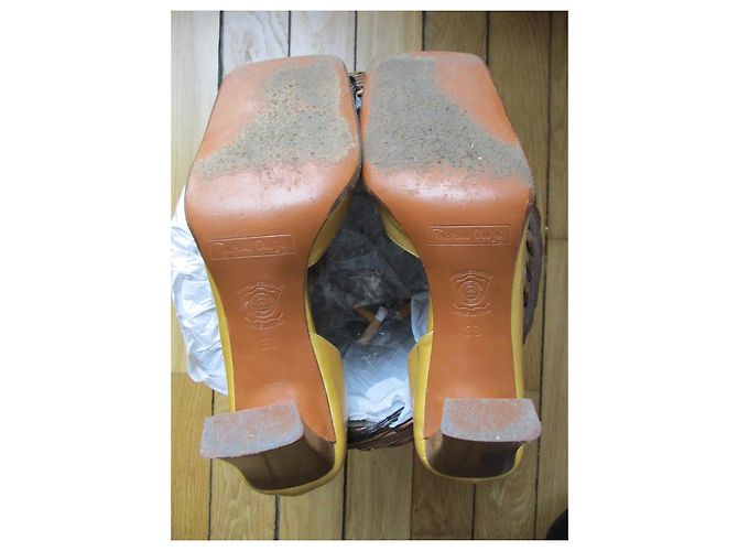 Autre Marque Yellow Glazed Leather Pumps 8.5cm Heels 38IT - view 5