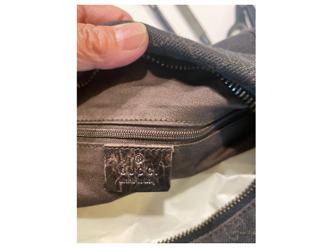 Borsa hobo Gucci monogramma GG tela marrone - vista 4