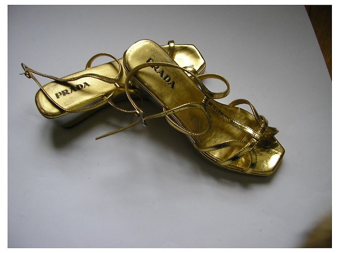 Prada Sandali con i tacchi, Pelle dorata, 35,5IT. D'oro - vista 2