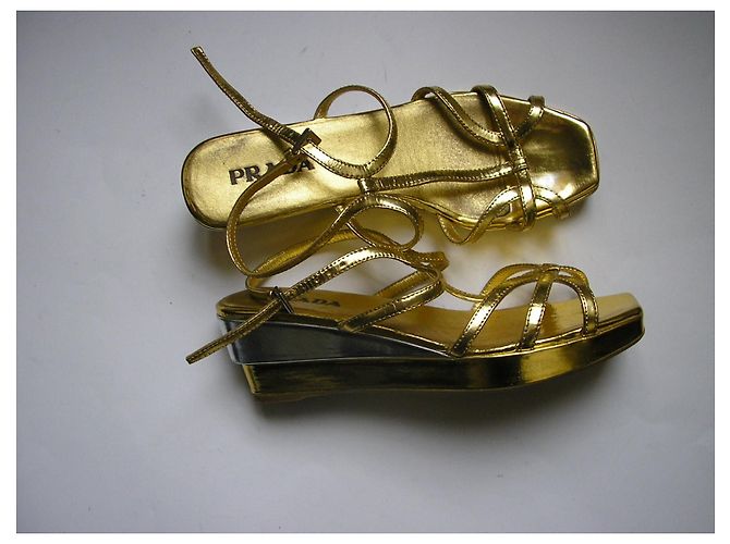 Prada Sandali con i tacchi, Pelle dorata, 35,5IT. D'oro - vista 5