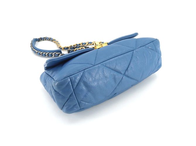 Chanel 19 Borsa con patta in pelle trapuntata media Blu - vista 3