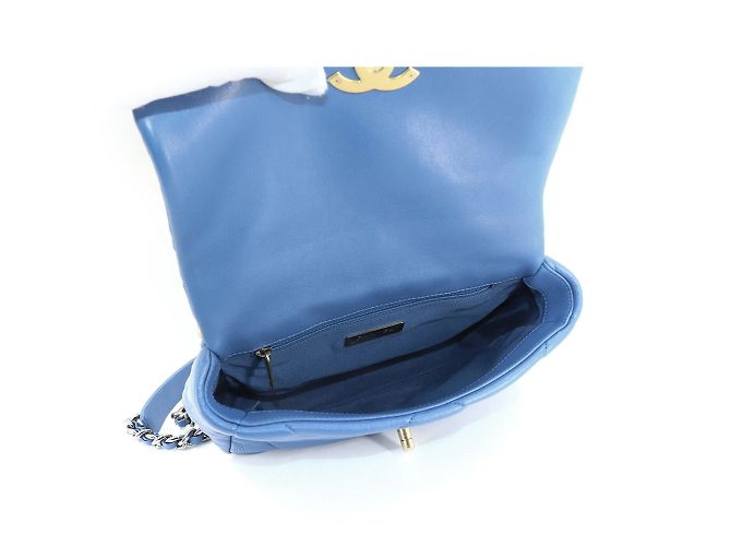 Chanel 19 Borsa con patta in pelle trapuntata media Blu - vista 5