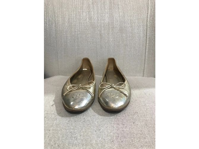 Timeless CHANEL Bailarinas T.UE 37 cuero Dorado - vista 2