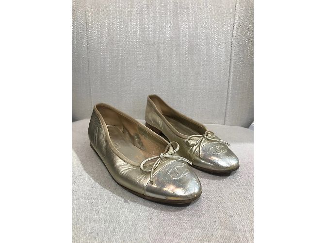 Timeless CHANEL Bailarinas T.UE 37 cuero Dorado - vista 3