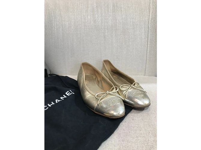 Timeless CHANEL Bailarinas T.UE 37 cuero Dorado - vista 9