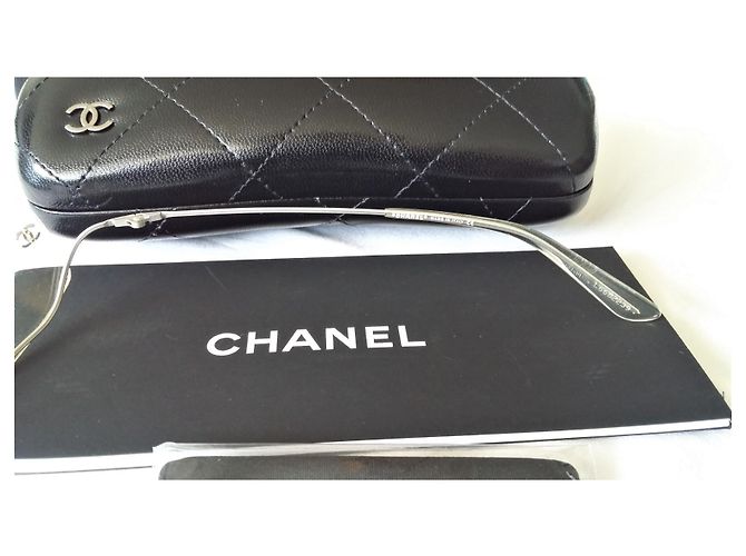 Chanel Senza montatura con perla - Ottime condizioni Grigio Metallico - vista 6