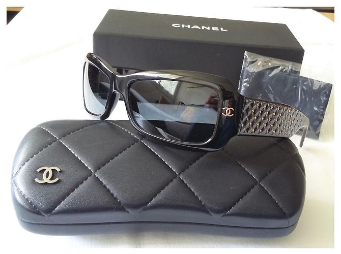 Chanel Anno 2000 - Logo CC dorato - Rami trapuntati con borchie dorate Nero D'oro - vista 3