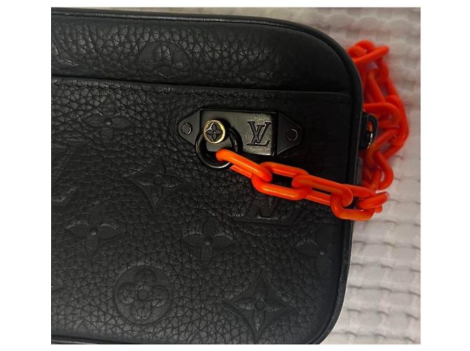 Louis Vuitton Marsupio pochette Volga Nero - vista 2