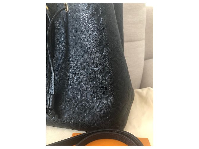 Louis Vuitton NéoNoé Empreinte Borsa in pelle nera Nero - vista 3