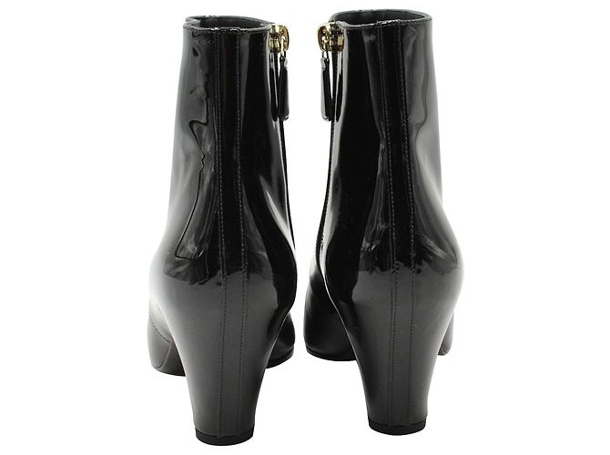 Timeless Chanel 20Botines con logo C en charol negro - vista 5