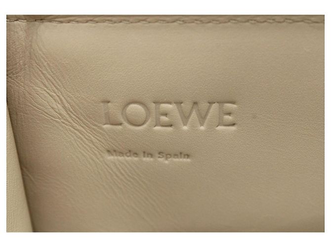 Loewe Cushion Tote Bag in Pelle di vitello Beige Marrone - vista 13