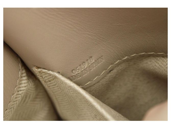 Loewe Cushion Tote Bag in Pelle di vitello Beige Marrone - vista 19