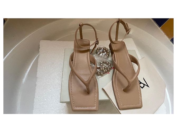 Autre Marque Sandali Bettina Vermillon in pelle beige - vista 2