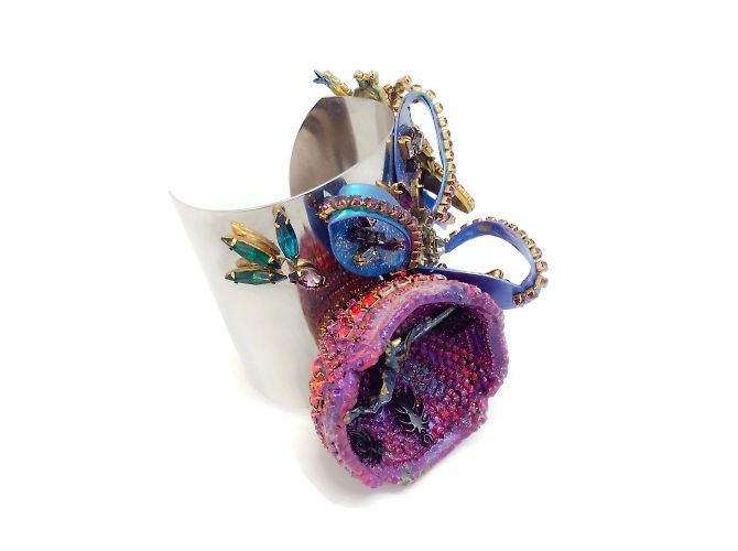 Erickson Beamon Púrpura / Azul / Pulsera Multi Flores e Insectos - vista 4