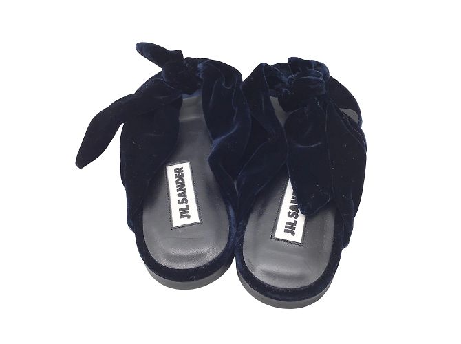 Jil Sander – Dunkelblaue Tanga-Sandalen aus Samt mit Knoten - Ansicht 6