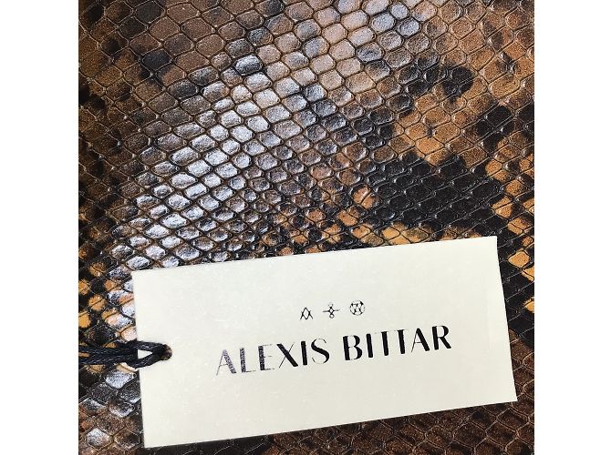 Alexis Bittar Brown / Pochette angolare con stampa serpente e hardware dorato Marrone - vista 10