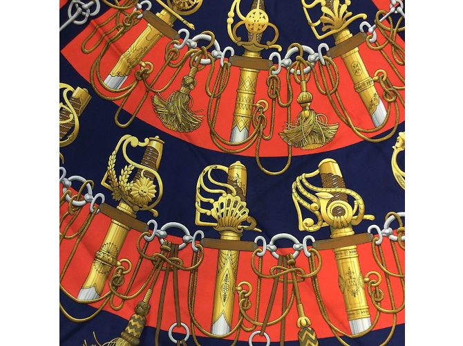 Hermès Hermes rosso / Sciarpa di seta quadrata Multi Cliquetis blu navy - vista 8