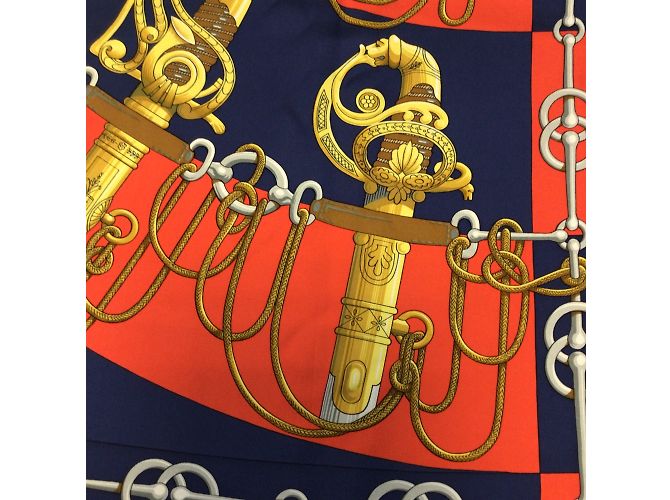 Hermès Hermes rosso / Sciarpa di seta quadrata Multi Cliquetis blu navy - vista 9