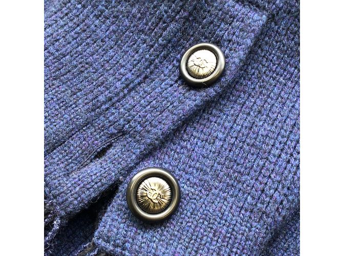 Chanel Marineblauer, mittellanger Kaschmir-Strickpullover mit Patch-Gürtel von Gabrielle Coco - Ansicht 6