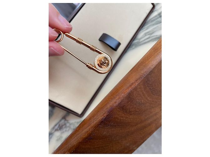 Broche Versace Dorada Dorado - vista 4