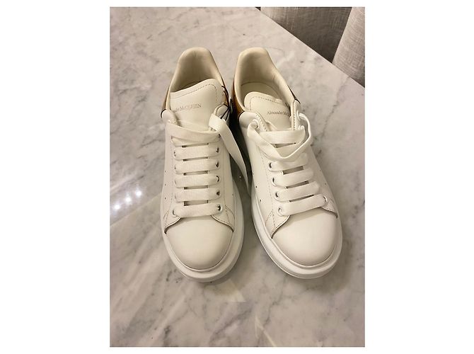 Sneaker Alexander Mcqueen bianche e oro rosa Bianco - vista 3