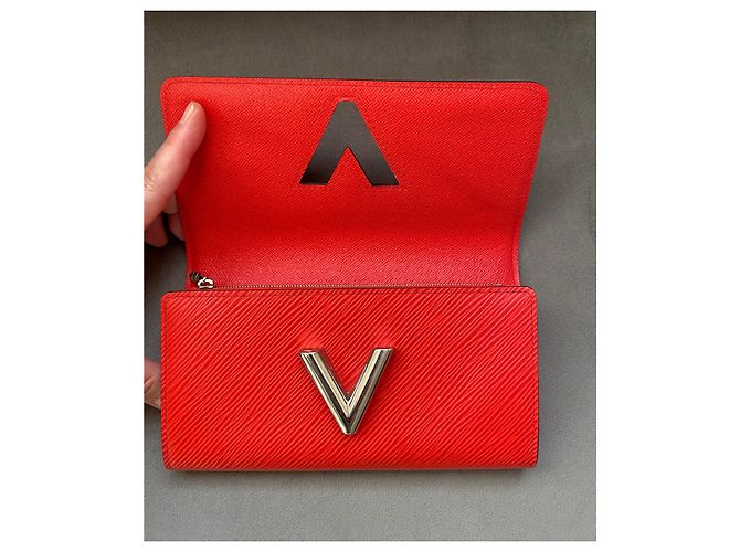 Louis Vuitton Purses, wallets, cases Red - view 3