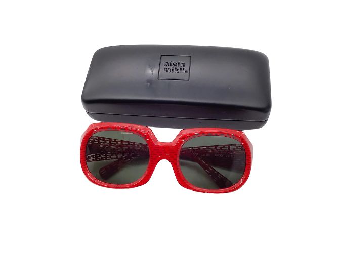 Alain Mikli Red / Sonnenbrille mit schwarzem Kunststoffrahmen - Ansicht 8