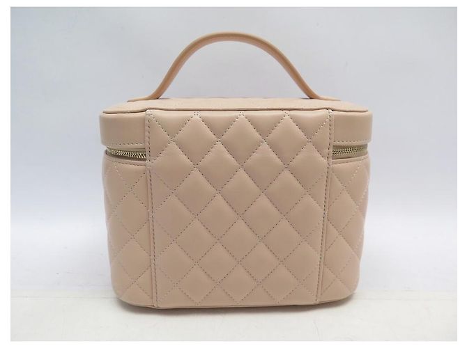 Vanity NOVA CAIXA CHANEL COURO BEGE ACOLCHOADA NOVA BOLSA DE HIGIENE - vista 2
