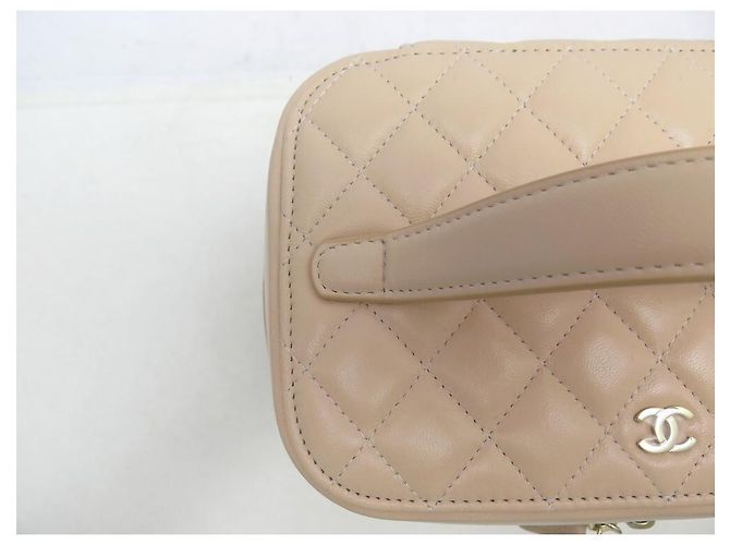Vanity NOVA CAIXA CHANEL COURO BEGE ACOLCHOADA NOVA BOLSA DE HIGIENE - vista 4